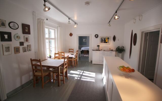 Lauri Guest House