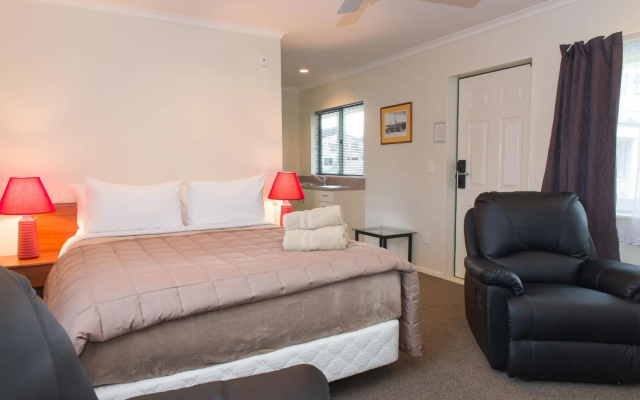 Hamilton Settlers Motor Lodge – Guest Rooms – Hamilton