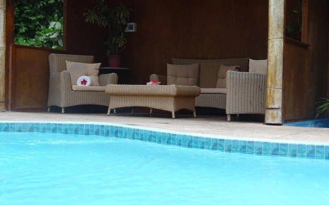 Reef Holiday Apartments