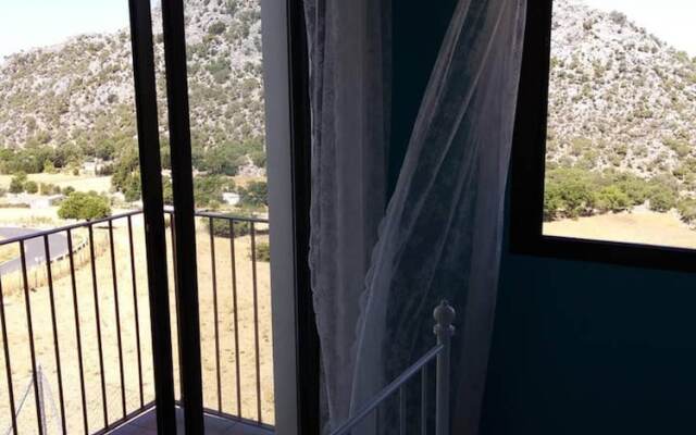 House with 4 Bedrooms in Benaocaz, with Furnished Terrace