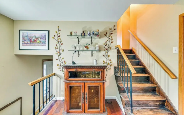 Saratoga Springs Home Near Skidmore College!
