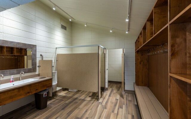 Pines #2116 - 2 Br Condo