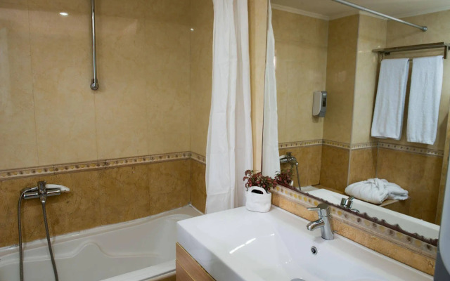 Elounda Breeze Resort - All Inclusive