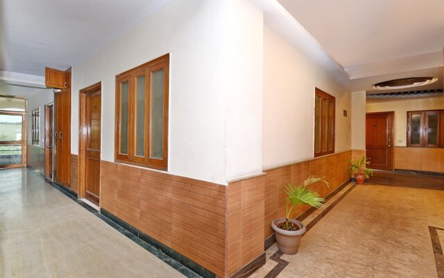 OYO 305 Hotel Rajdeep Palace