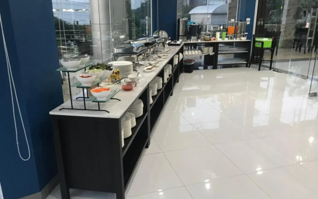 Anna-Nava Pakkret Hotel