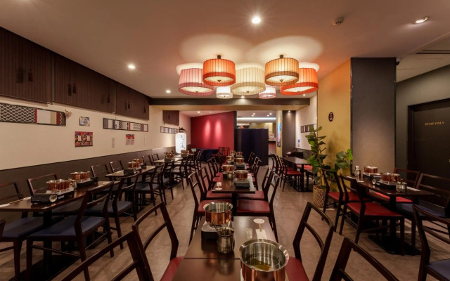 KUROMON Crystal Hotel