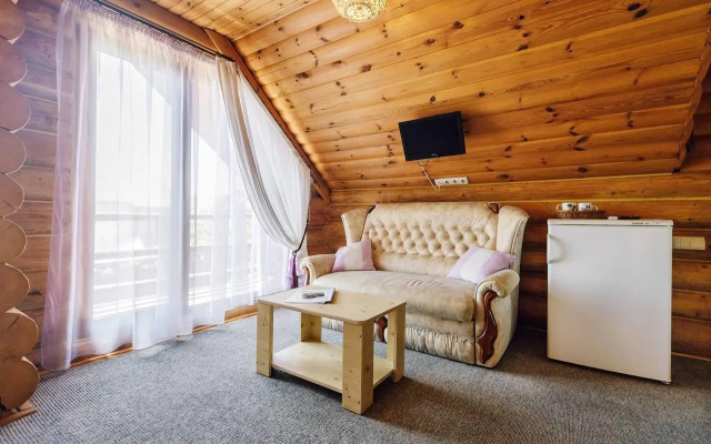 Сосновый двор