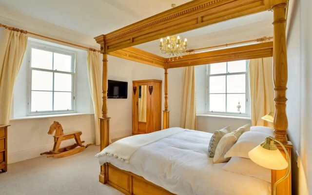 Self-catering Retreat With Pool, hot tub