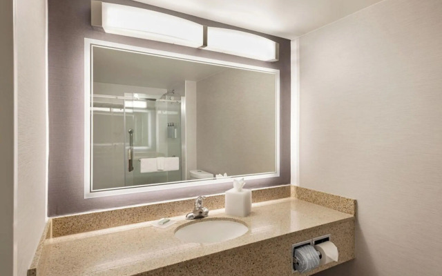 Courtyard by Marriott Baldwin Park