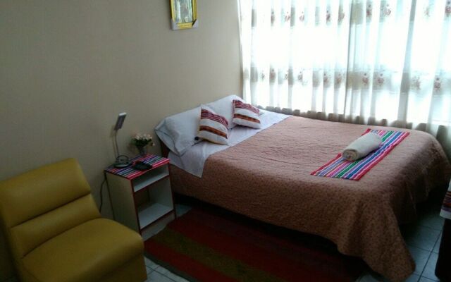 Shanell House - Hostel