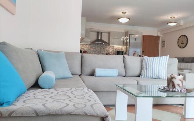 Blue Lagoon Luxury Apartment G2