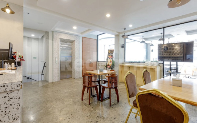 Travel Biz Hotel Medan Mitra RedDoorz