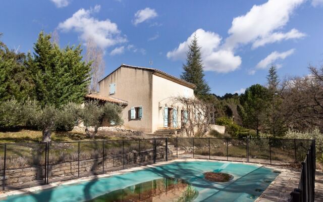 Serena Villa in Saignon With Private Swimming Pool