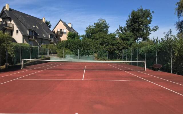 Résidence le Manoir du Mont Canisy Piscine & Tennis
