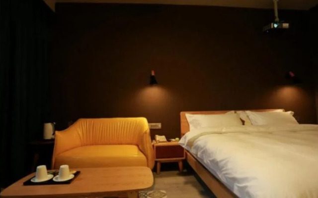 Lansey Hotel
