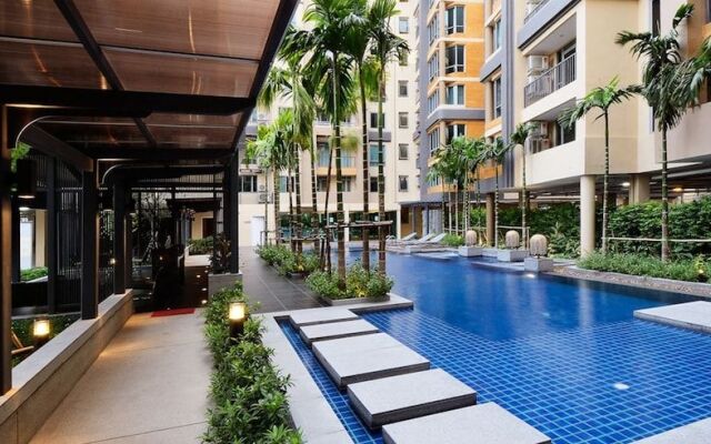 Апартаменты Locals Sathorn Siamese Nang Linchee