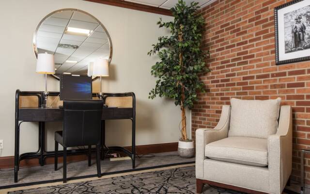 Hillsdale College Dow Hotel and Conference Center