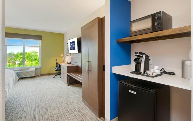 Holiday Inn Express Hotel & Suites Orlando - Apopka, an IHG Hotel