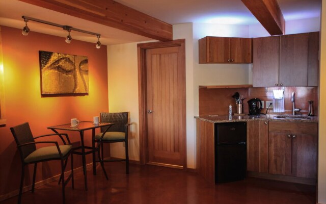 Salmonberry Inn