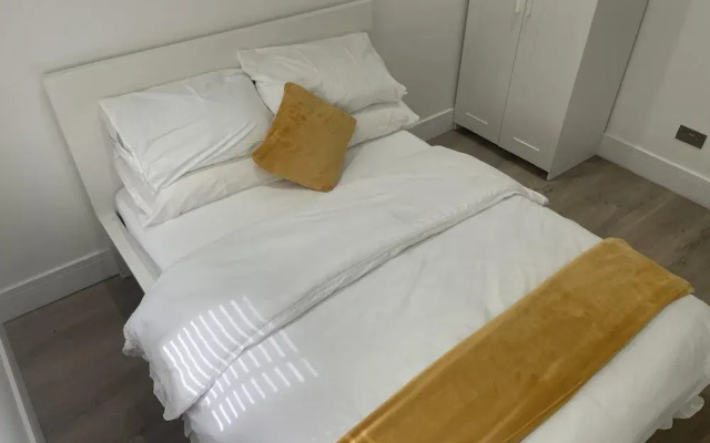 Cozy London Home With Three Bedrooms