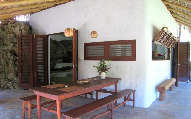 La Cueva Eco-Lodge