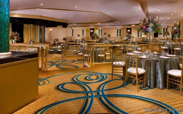 Renaissance Dallas Addison Hotel