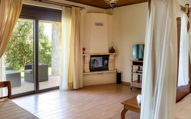 Villa in Tavronitis With Pool & Stunning Views