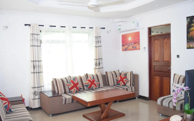 Dar es Salaam-sleeps8-parking-garden-pet Friendly