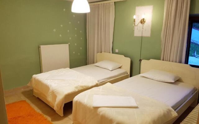 Proias Guesthouse 7km from Meteora!At village VLACHAVA