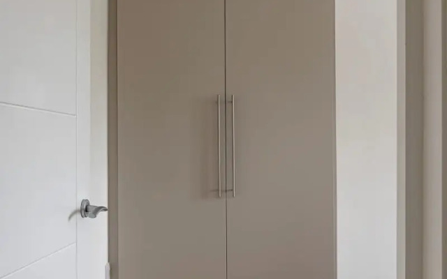 Picktheplace Kensington Lux Apartments III