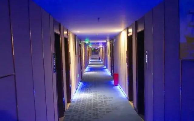 7 Days Premium Hotel (Zhumadian Tianzhong Mountain Avenue)