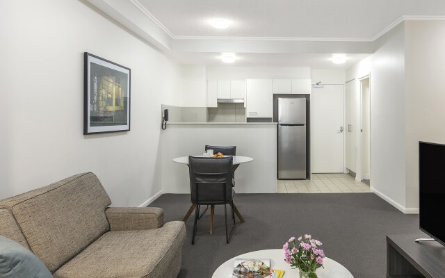 Oaks Brisbane on Margaret Suites