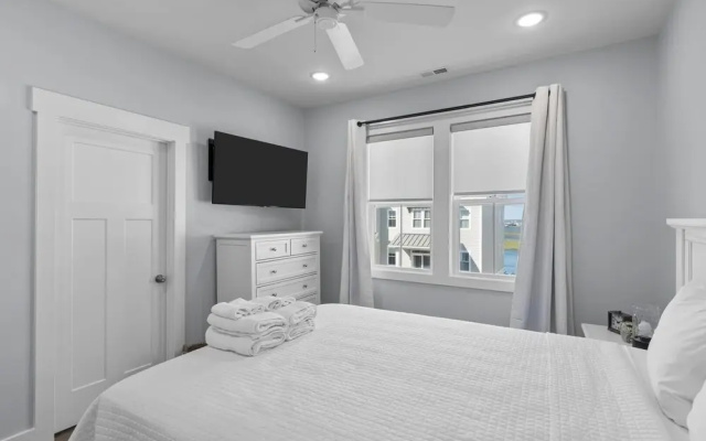 South Breeze 3 Bedroom Townhouse by RedAwning