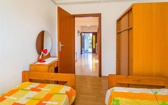 Amazing Home in Kapelica With Wifi and 2 Bedrooms