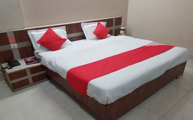 OYO 23649 Hotel Anand