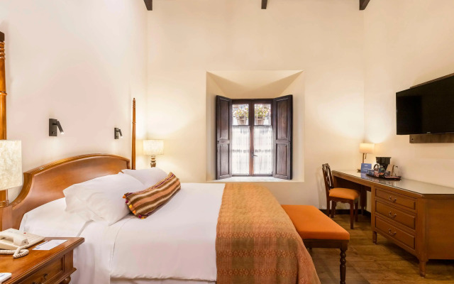 Porta Hotel Antigua