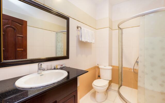 OYO 560 Le Ngan Phung Hotel