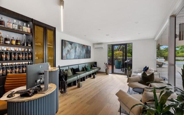 Best Western Charles Sturt Suites & Apartments