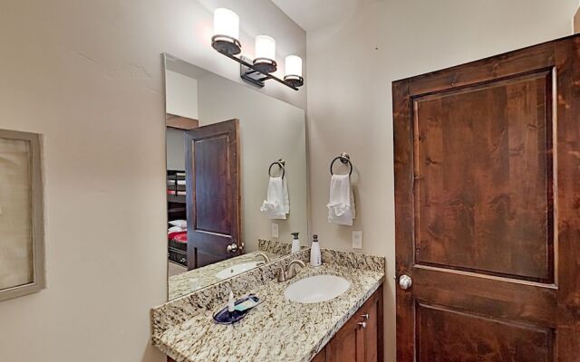 999wabig 4 Bedroom Home