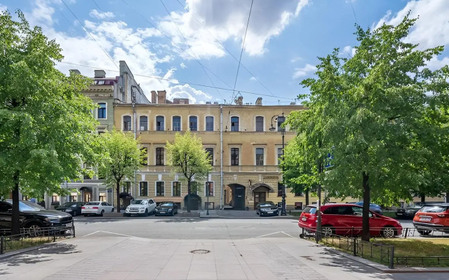 Metry v centre on Tchaikovsky Street 65-67