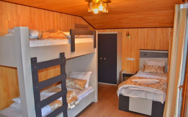 Ada Bungalow Hotel