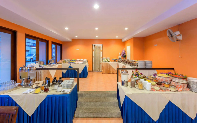 Chaiyapruek Suites