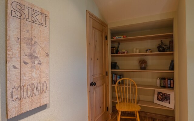 Private Home With A Beautiful Mountain Vista - Woods24 by RedAwning