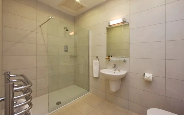 Walter Raleigh Hotel