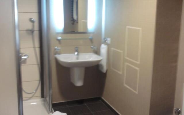 Na Naberezhnoy Vremena Goda