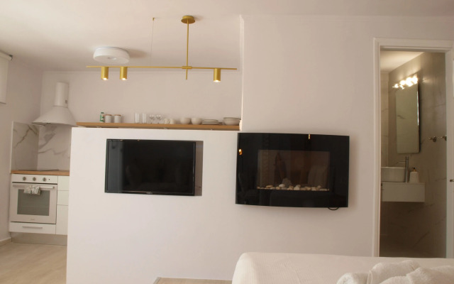 Kavouri Seaside Luxury Bungalow