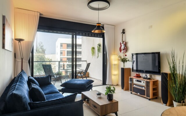 Cozy Nest Apartment with balcony