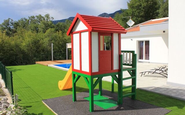 Holiday House Lovric