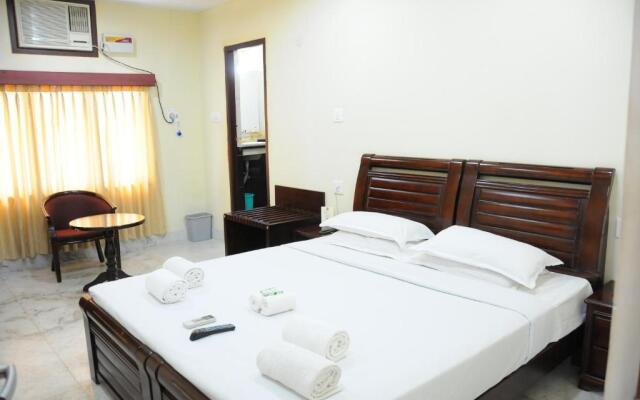 Lloyds Serviced Apartments, Near Music Academy