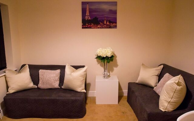 Icon Hutton Apartment